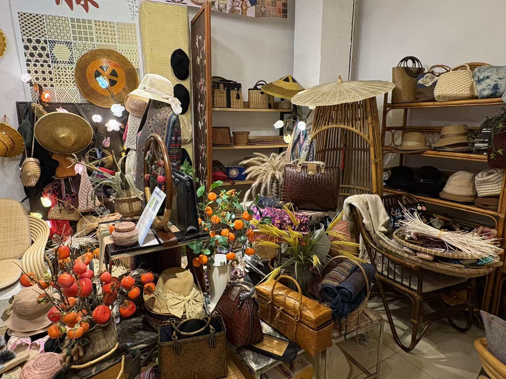 竹藤体验店。人民网 陈叶欣摄