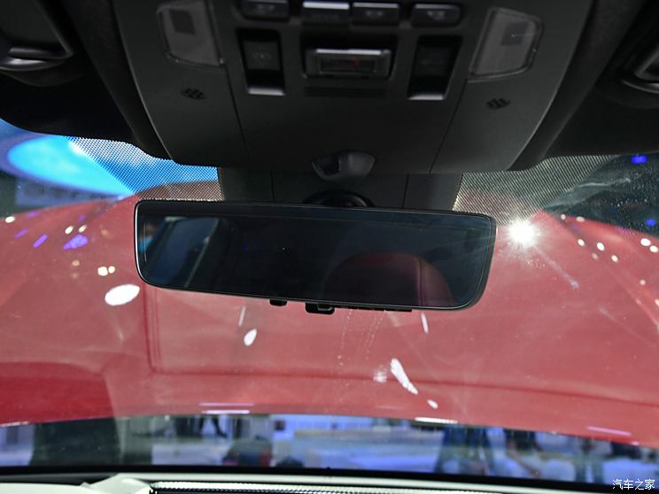 一汽丰田 皇冠陆放 2021款 2.5L HEV四驱旗舰版