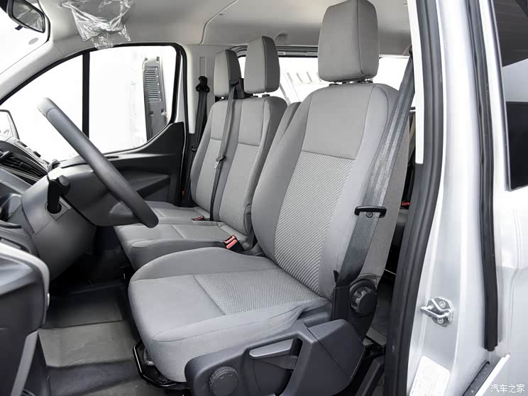 江铃福特 全顺 2017款 2.0T汽油Kombi短轴低顶